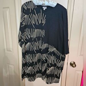#425 Avenue Pickstix Print One Big Pocket Tunic Top - Size: 22W/24W (3X)